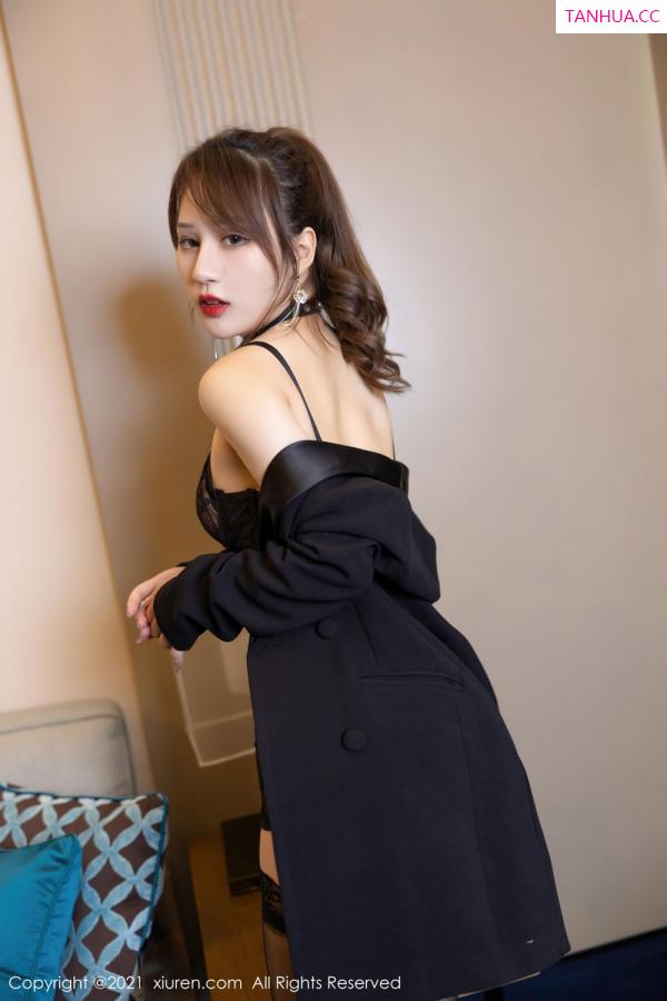 张欣欣 馨沁 [XiuRen]高清写真图 2021.09.29 No.4017 张欣欣第25张图片